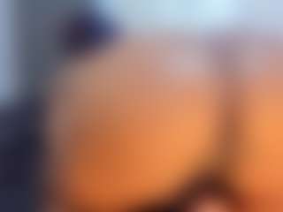 Live cam show with Camille Bennet - Brown Eyes Ebony on Dare Cams