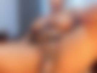 Live cam show with Camille Bennet - Brown Eyes Black on SpunkLive