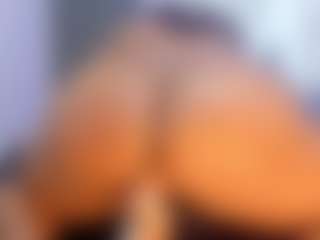 Live cam show with Camille Bennet - Strip on Camsoda