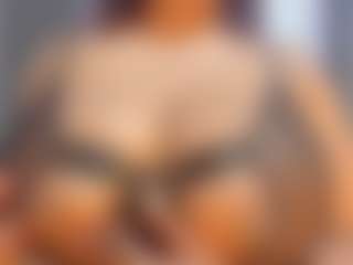 Live cam show with Camille Bennet - Athletic Shaved Pussy on Camsoda