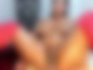 Live cam show with Camille Bennet - Ebony Big Tits on Camsoda