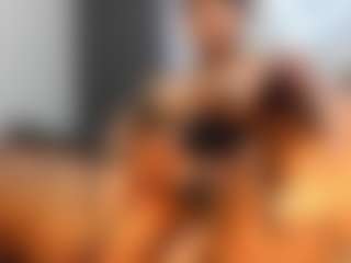 Live cam show with Camille Bennet - Big Nipples on livesuperchat.net