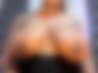 Live cam show with Camille Bennet - Athletic on sexylive.show