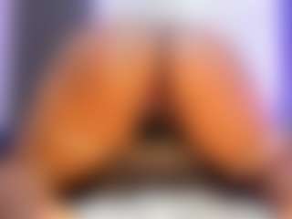 Live cam show with Camille Bennet - Bedroom Ebony on CamClone