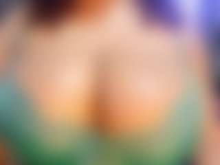 Live cam show with Camille Bennet - Wild on TastyBlacksLive