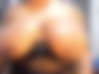 Live cam show with Camille Bennet - Wild on Camsoda