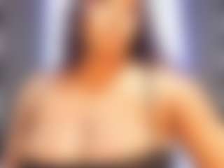 Live cam show with Camille Bennet - Double Penetration on livesuperchat.net