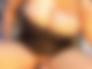 Live cam show with Camille Bennet - Brown Eyes Ebony on nudelive.tv