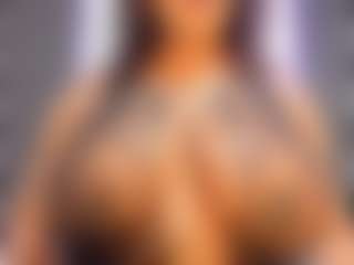 Live cam show with Camille Bennet - Dildo on TeamSkeetLive