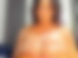Live cam show with Camille Bennet - Ebony Shaved Pussy on Camsoda