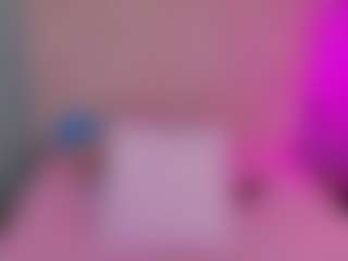 Live cam show with Akilla-Queen - Swallow on Free Soda