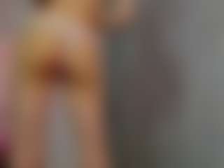 Live cam show with Akilla-Queen - Double Penetration on Hubzter Live
