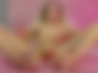 Live cam show with Akilla-Queen - Fuck on Uber Horny