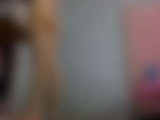 Live cam show with Akilla-Queen - Petite on Cam Slut