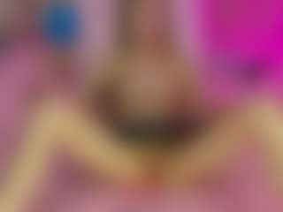 Akilla-Queen's Live Sex Cam Show