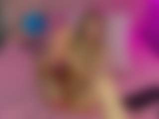 Akilla-Queen's Live Sex Cam Show