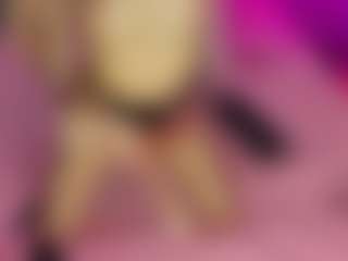 Live cam show with Akilla-Queen - Cute on Camsoda