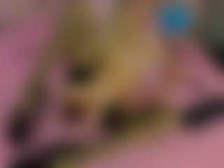 Live cam show with Akilla-Queen - Teen (18+) on Fling VIP Chat
