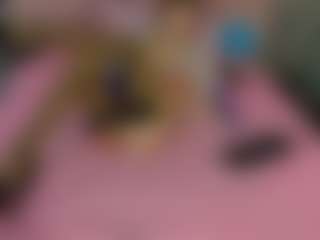 Live cam show with Akilla-Queen - Pornstar Skinny on intimatelivegirls.com