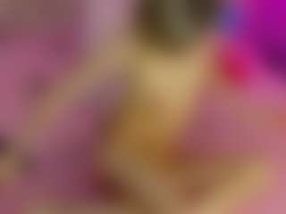 Live cam show with Akilla-Queen - Double Penetration on TeamSkeetLive