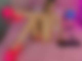 Live cam show with Akilla-Queen - Oil on Adult Interactions