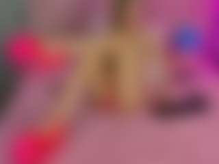 Live cam show with Akilla-Queen - Cute on Uber Horny