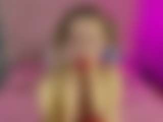 Live cam show with Akilla-Queen - Double Penetration on CamClone