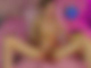 Live cam show with Akilla-Queen - Petite on Soda Cam