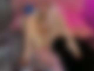 Live cam show with Akilla-Queen - Oil on Camsoda