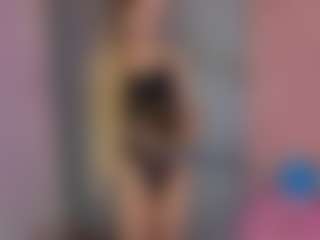 Live cam show with Akilla-Queen - Muscle on Camming Site