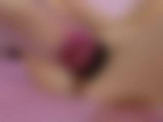 Live cam show with Akilla-Queen - Natural on AdultVida.com