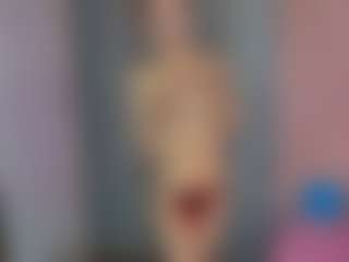 Live cam show with Akilla-Queen - Muscle on Camiplay Live