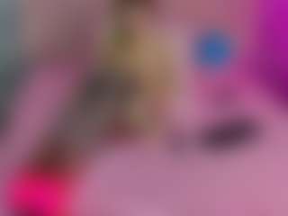 Live cam show with Akilla-Queen - Brown Eyes on Camsoda