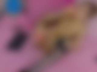 Live cam show with Akilla-Queen - Blonde Hair Petite on Camsoda