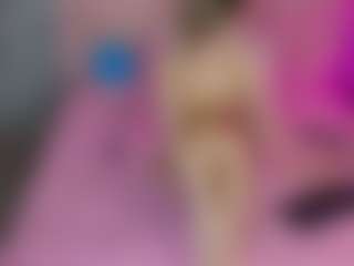Live cam show with Akilla-Queen - Brown Eyes Blonde Hair on Camsoda