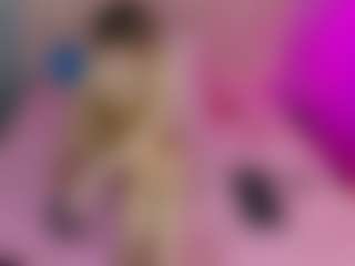 Live cam show with Akilla-Queen - Fuck on Camsoda