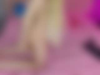 Live cam show with Akilla-Queen - Blonde Hair on Camsoda