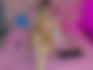 Live cam show with Akilla-Queen - Squirt Teen (18+) on Porn Luv