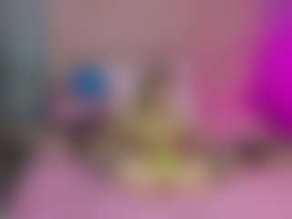 Live cam show with Akilla-Queen - Teen (18+) on hrnylive.com