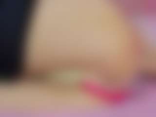 Live cam show with Akilla-Queen - Blonde Hair Teen (18+) on googirlz