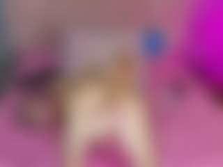 Live cam show with Akilla-Queen - Blonde Hair Dildo on livesuperchat.net