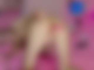 Live cam show with Akilla-Queen - Cute on Camiplay Live