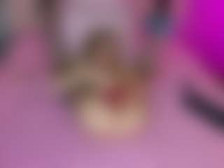 Live cam show with Akilla-Queen - Lush Blonde Hair on thefappeningchat.com