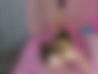 Live cam show with Akilla-Queen - Double Penetration on Camsoda