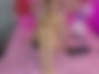 Live cam show with Akilla-Queen - Oil on Camsoda