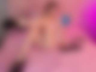 Live cam show with Akilla-Queen - Blonde Hair on Camsoda