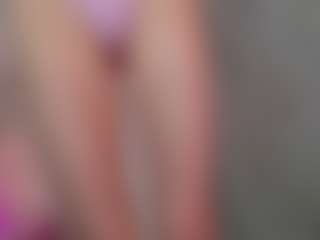 Live cam show with Akilla-Queen - Blonde Hair on Camsoda
