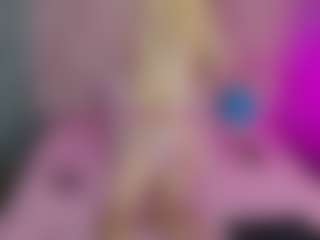 Akilla-Queen's Live Sex Cam Show