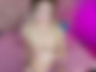 Live cam show with Akilla-Queen - Blonde Hair on AdultVida.com