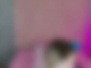 Live cam show with Akilla-Queen - Skinny on AdultVida.com